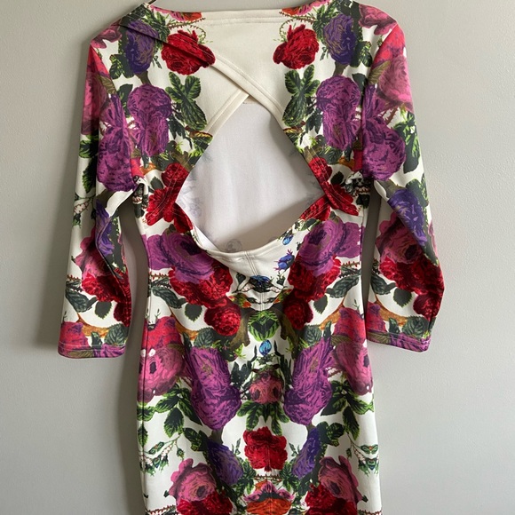 H&M Floral Dress with partial open back - Picture 2 of 10